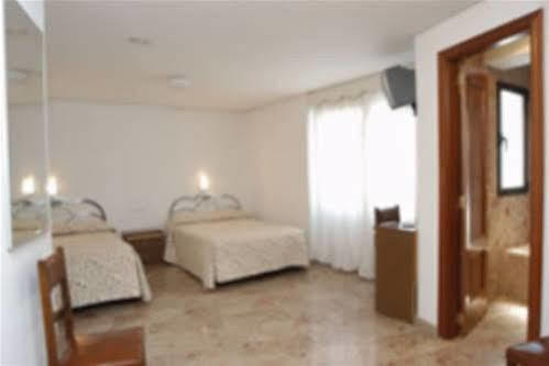 Hostal Aragon Teruel Eksteriør billede
